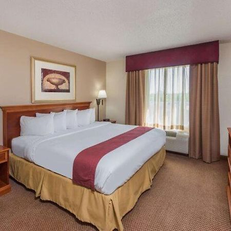 Seasons Inn & Suites Highland Exteriér fotografie