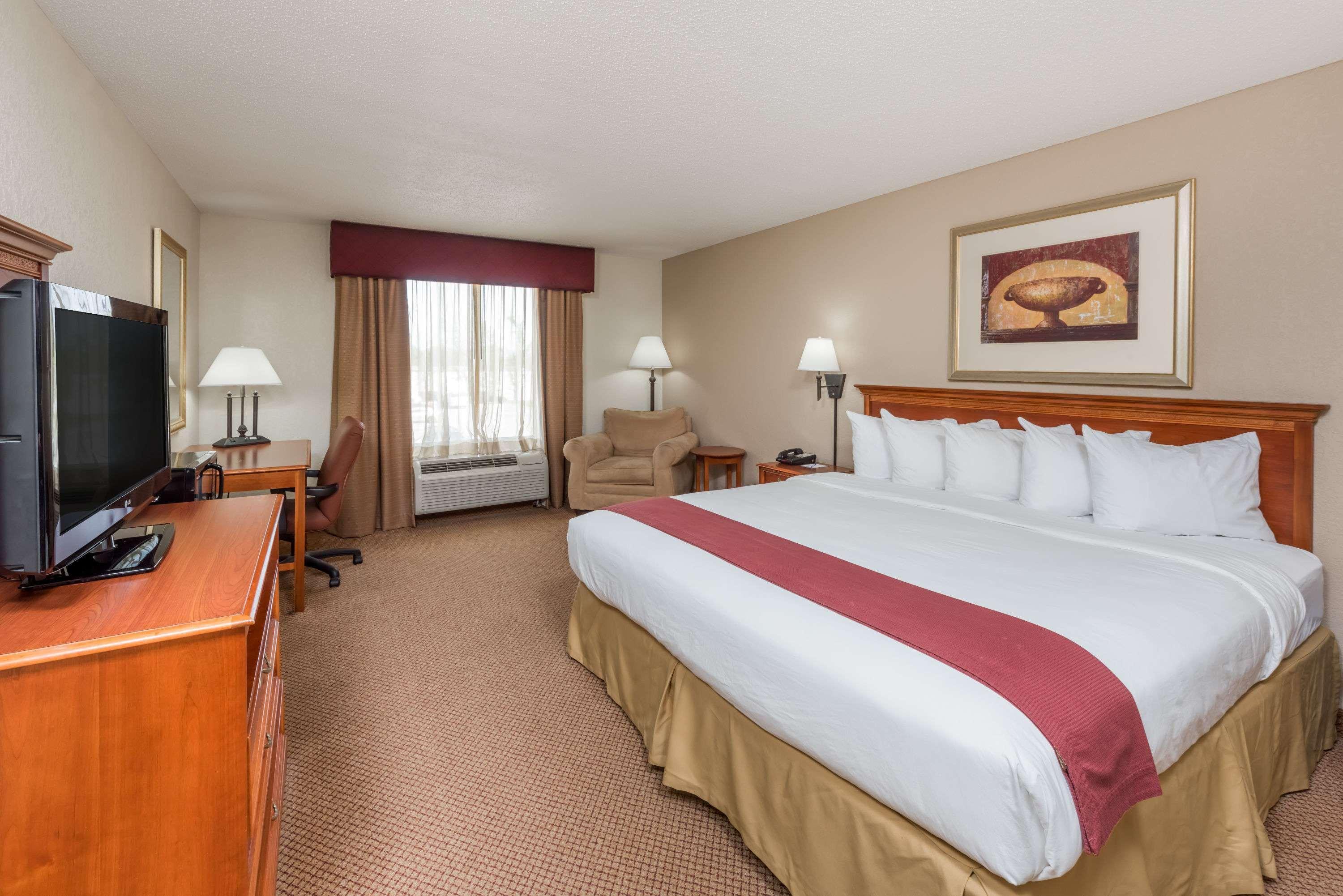 Seasons Inn & Suites Highland Exteriér fotografie