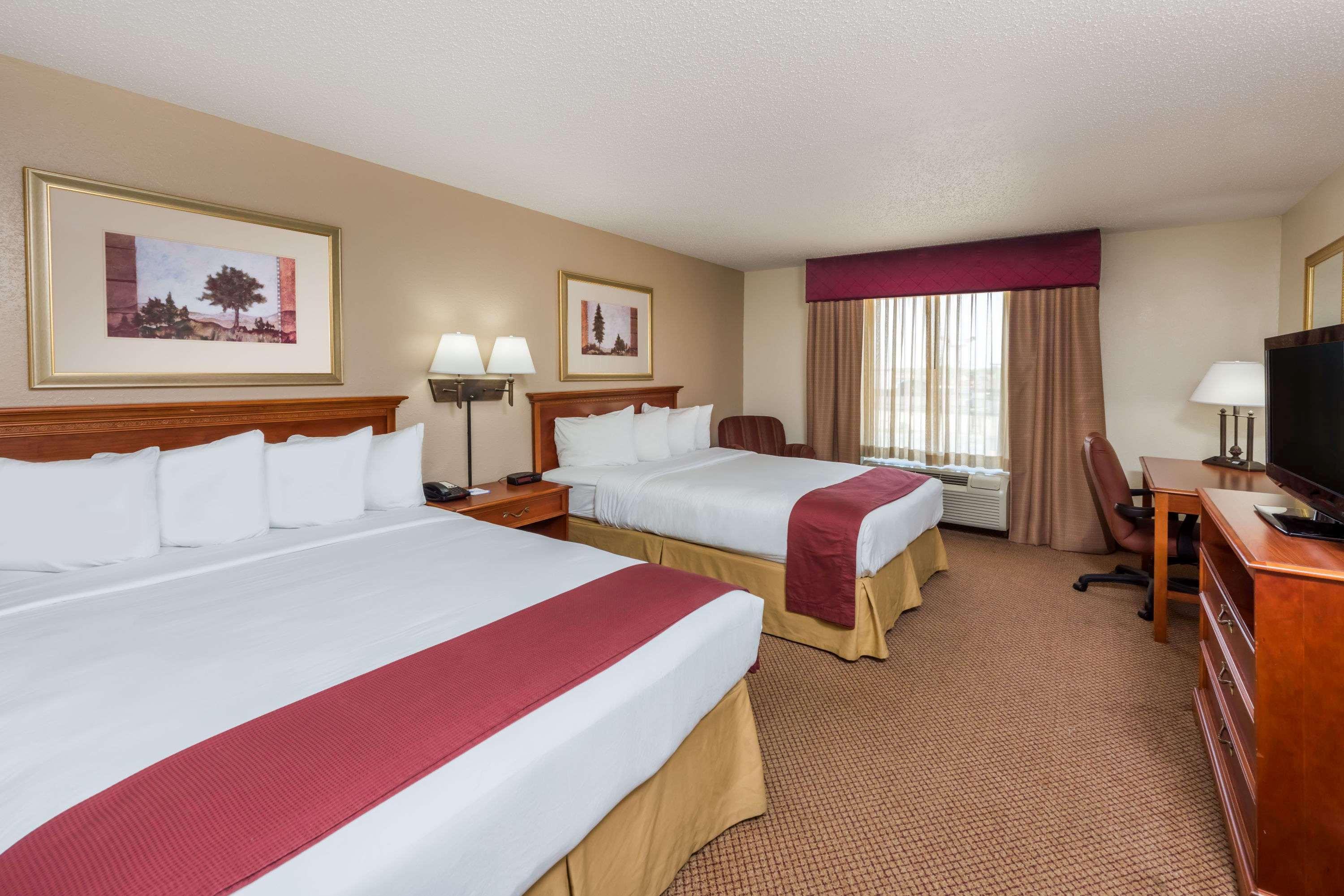 Seasons Inn & Suites Highland Exteriér fotografie