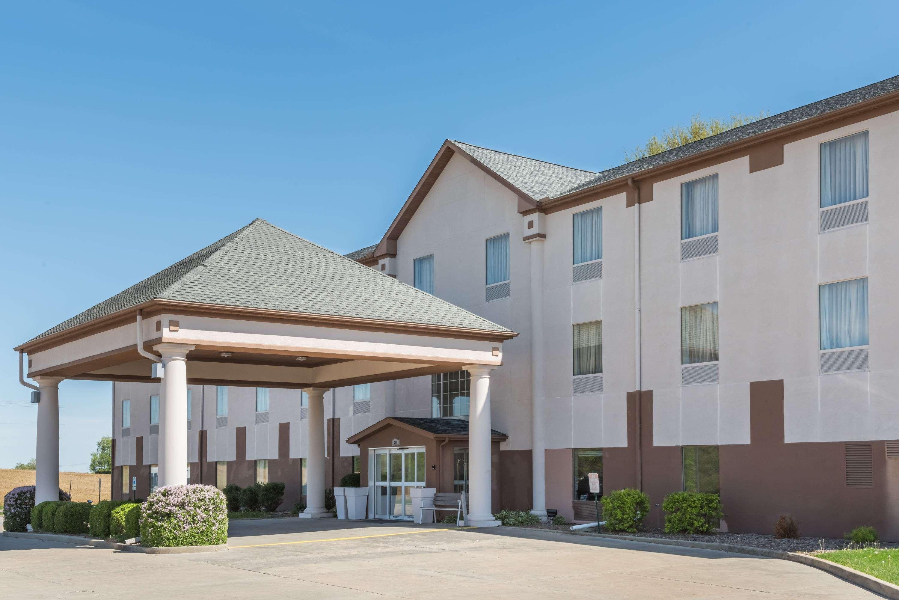 Seasons Inn & Suites Highland Exteriér fotografie