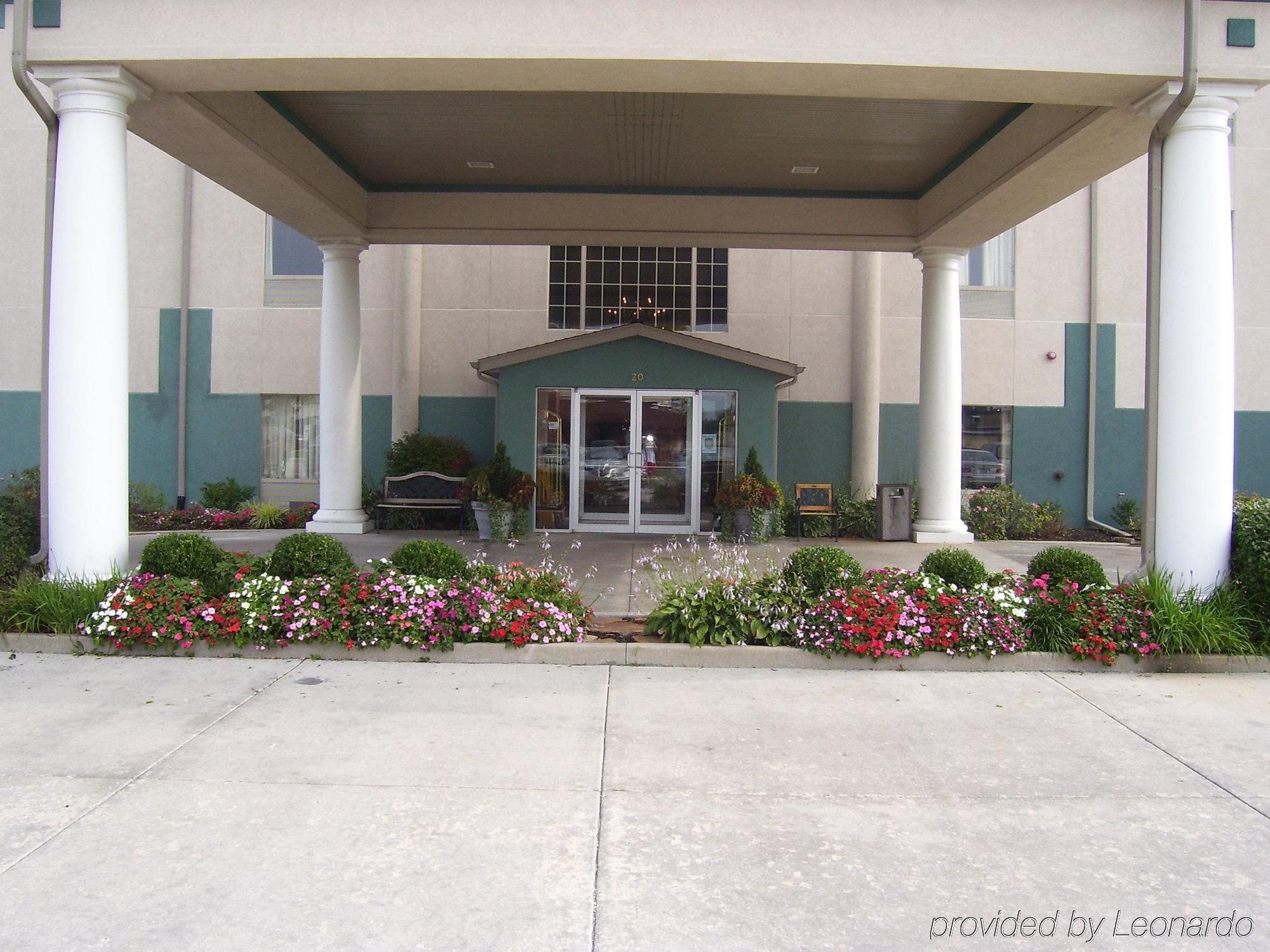 Seasons Inn & Suites Highland Exteriér fotografie