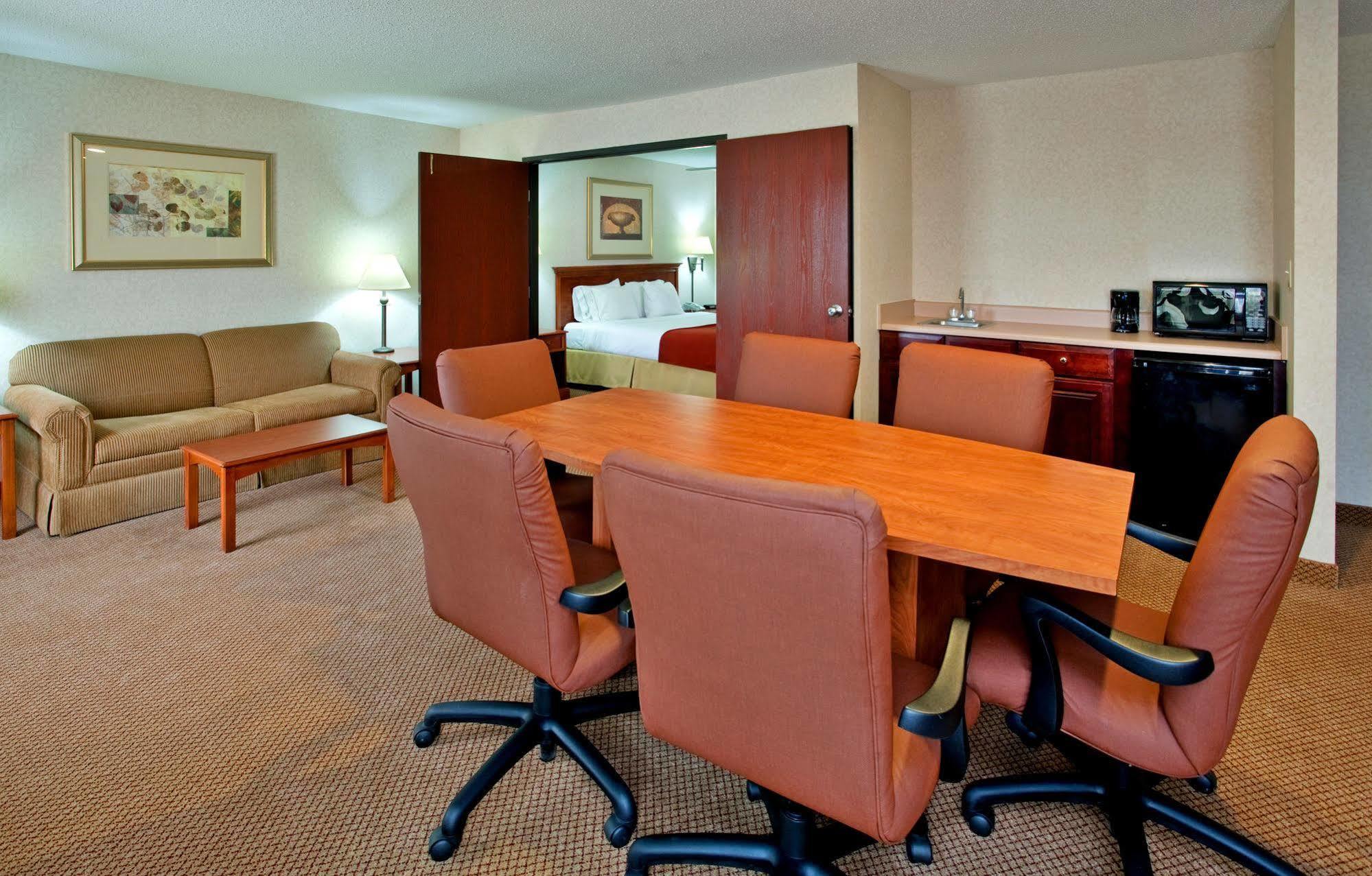 Seasons Inn & Suites Highland Exteriér fotografie